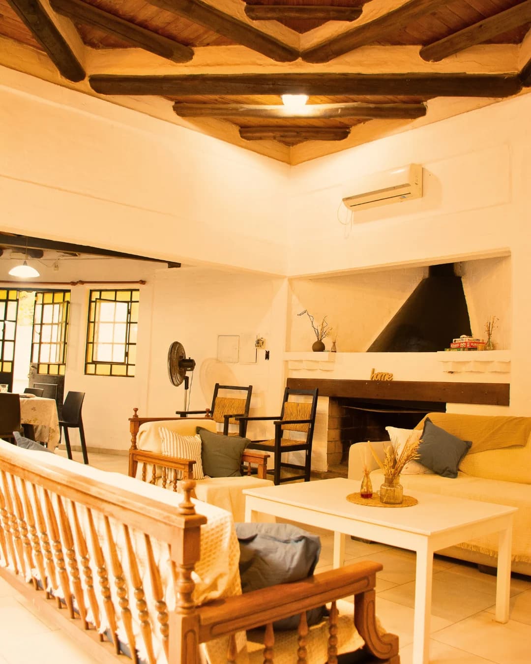 Comedor y sala de estar de Casa Aráoz
